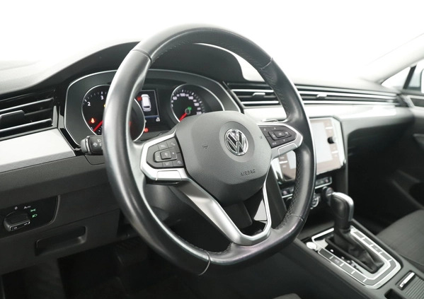 Volkswagen Passat cena 93800 przebieg: 135508, rok produkcji 2019 z Rybnik małe 781